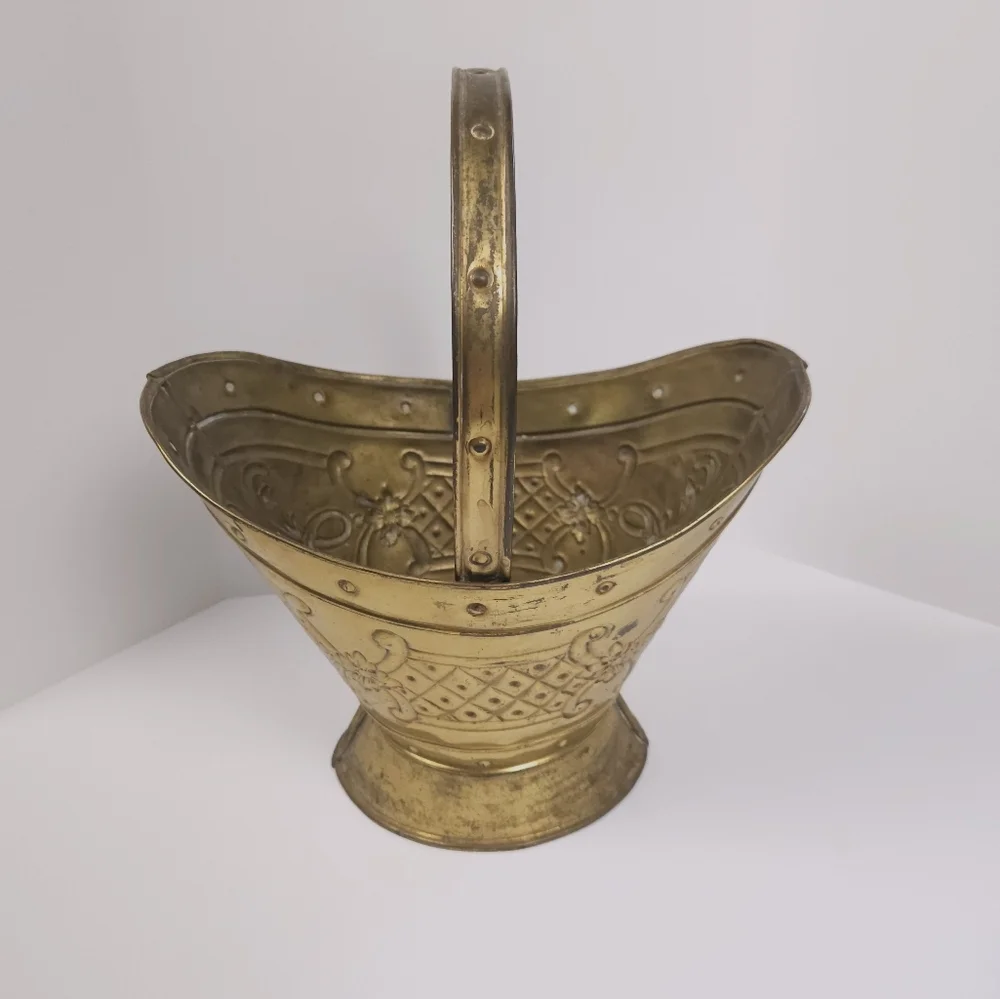 Delvaux Victorian Brass Vintage Antique Embossed Decorative Coal Scuttle Bucket